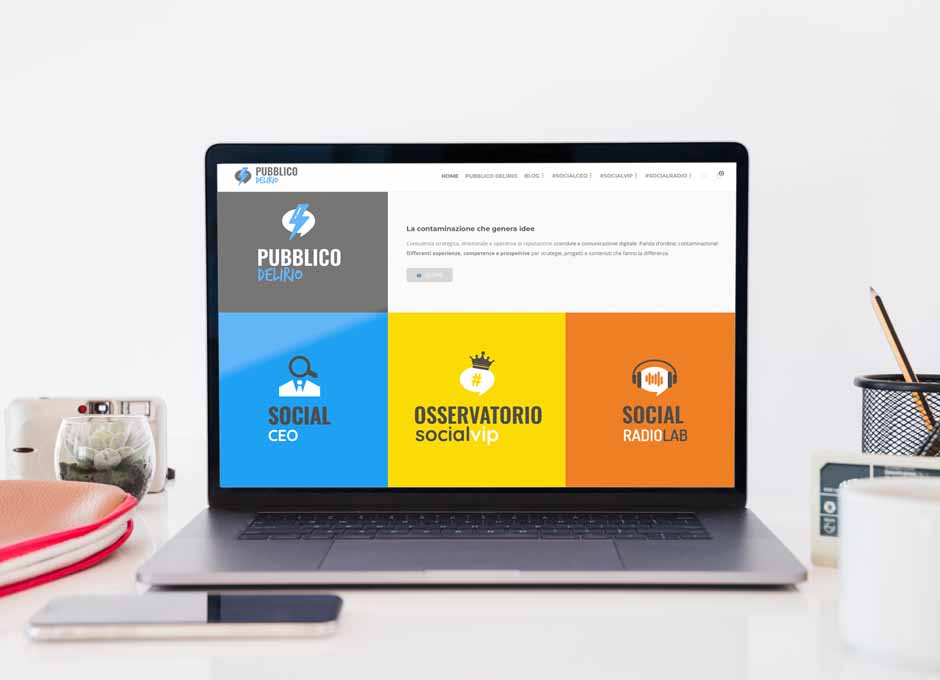 La home page di Pubblico Delirio aperta su un computer portatile